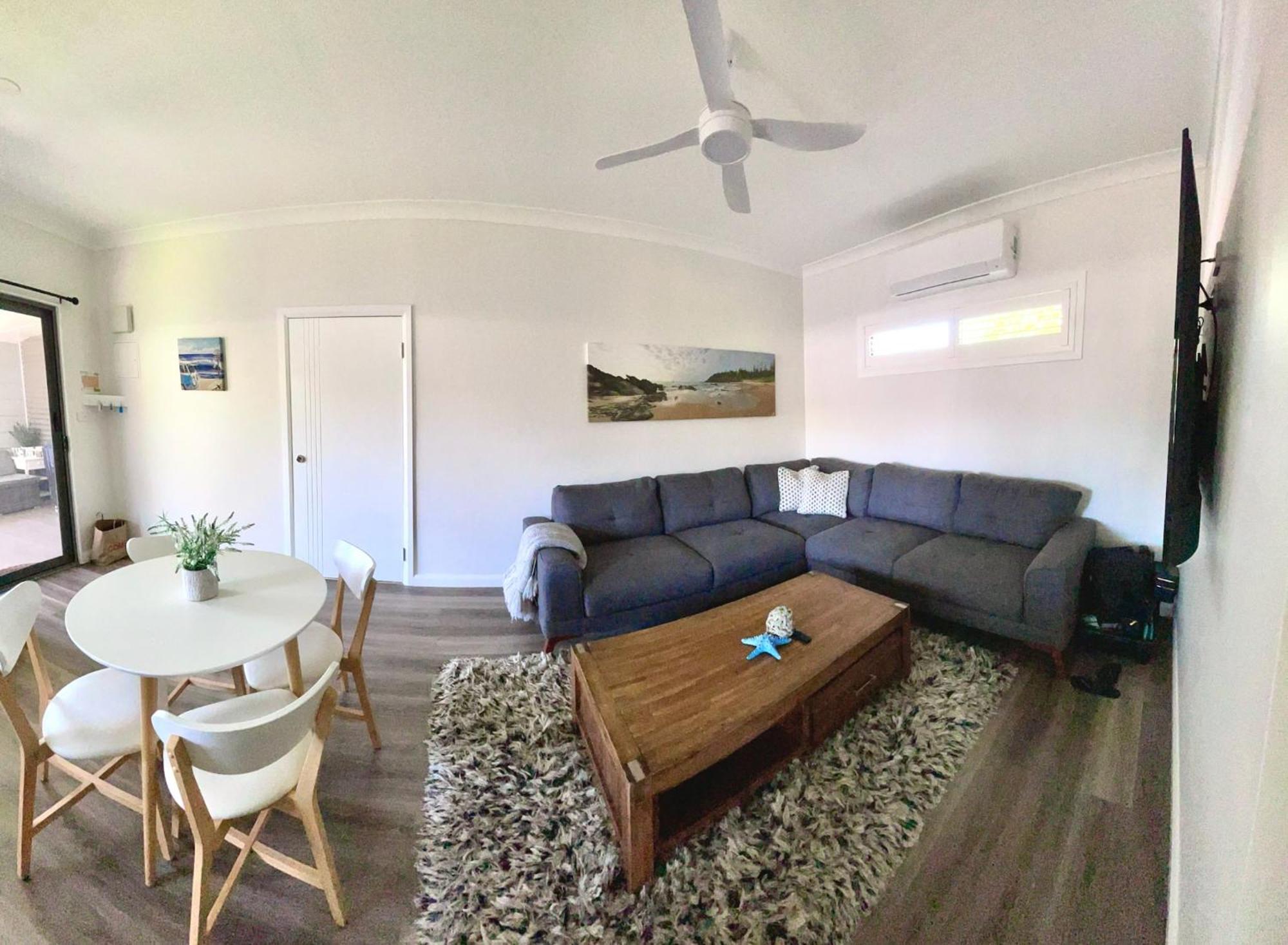 Sunnyside Retreat: Beachside Haven With Ocean Sounds