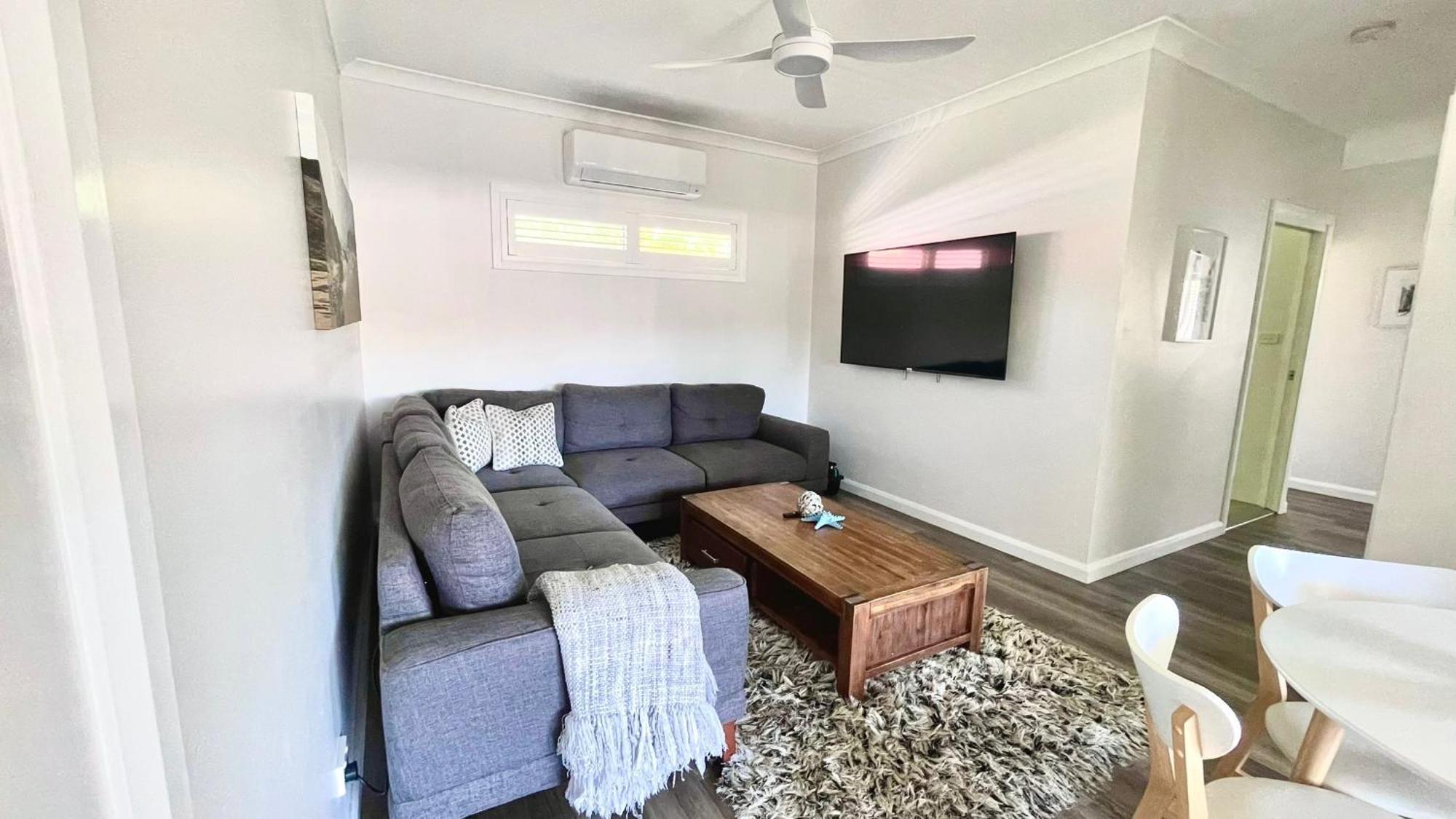 Sunnyside Retreat: Beachside Haven With Ocean Sounds Holiday home
