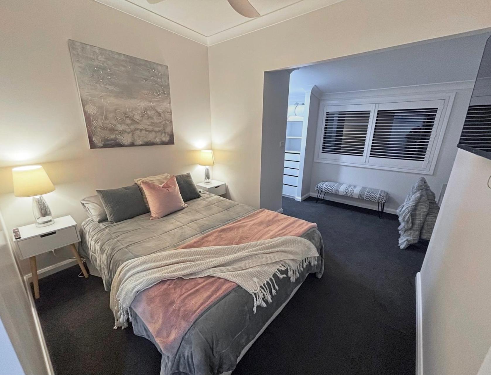 Sunnyside Retreat: Beachside Haven With Ocean Sounds Holiday home *