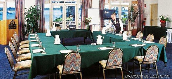 Resort Comfort Waters Edge 4*