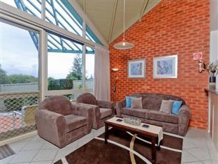 Shelly Aparthotel