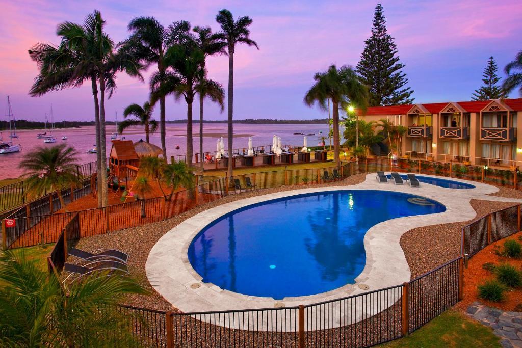 Resort Comfort Waters Edge
