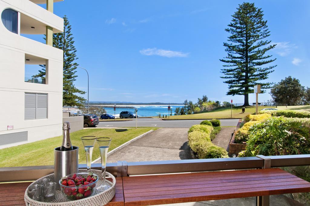Beauty At The - Modern Beachfront Apartment *