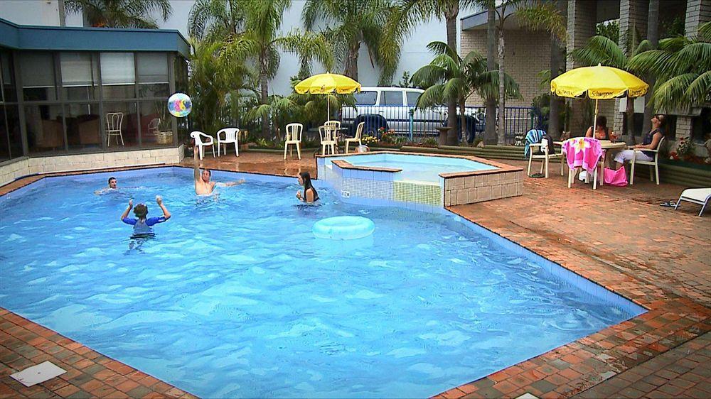 Palm Court Motor 4*