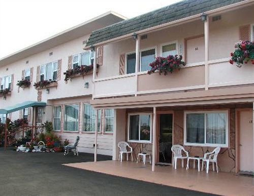 Ocean Breeze Motel
