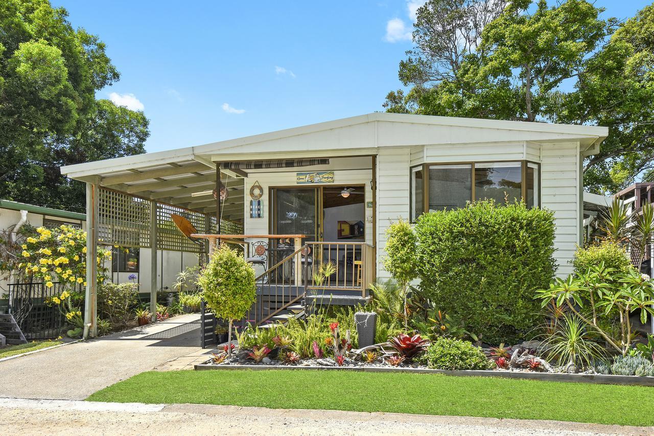 Flynns Beach Caravan Park 3*
