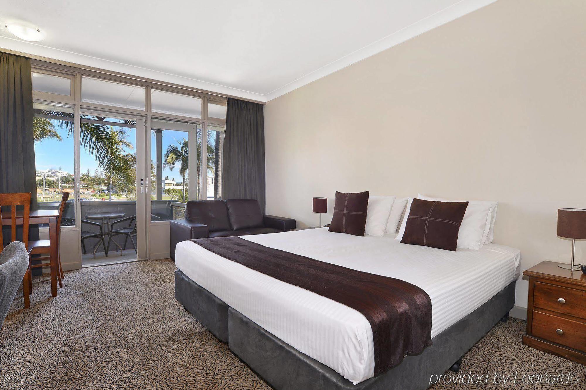 Comfort Waters Edge Resort 4*