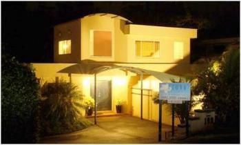 Bed & Breakfast Azura House 4*