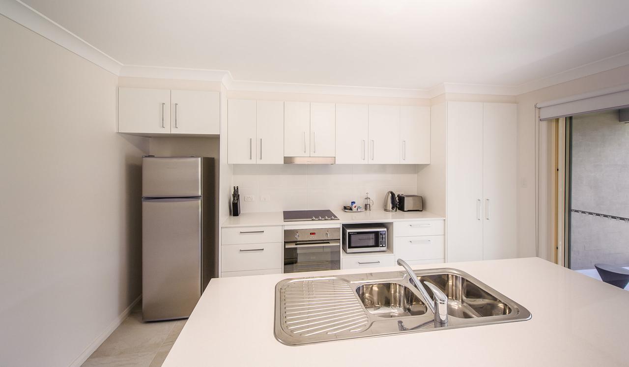 Villa Escape At Nobbys Executive Townhouse 1 74 Pacific Drive *