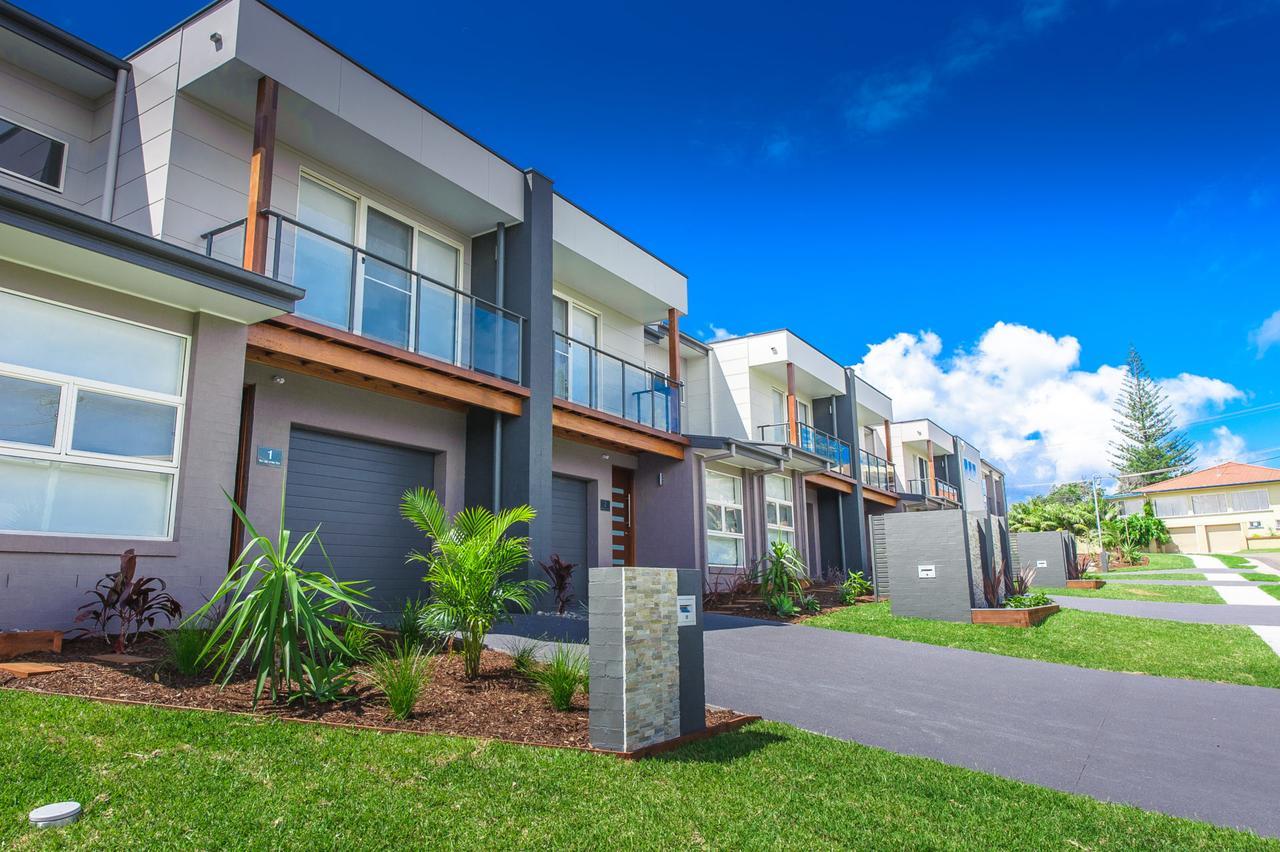 Escape At Nobbys Executive Townhouse 1 74 Pacific Drive * Port Macquarie