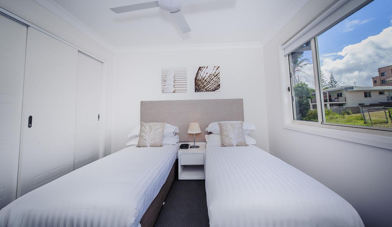 Escape At Nobbys Executive Townhouse 1 74 Pacific Drive * Port Macquarie