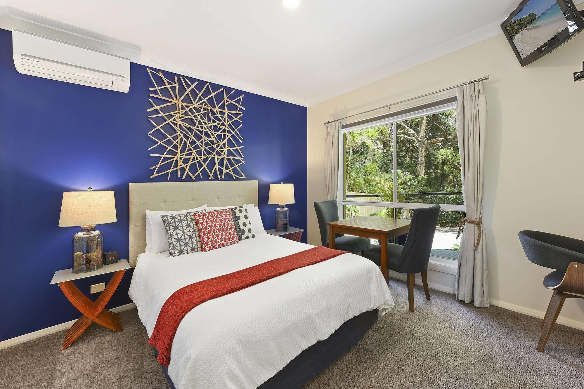 Azura House Bed & Breakfast
