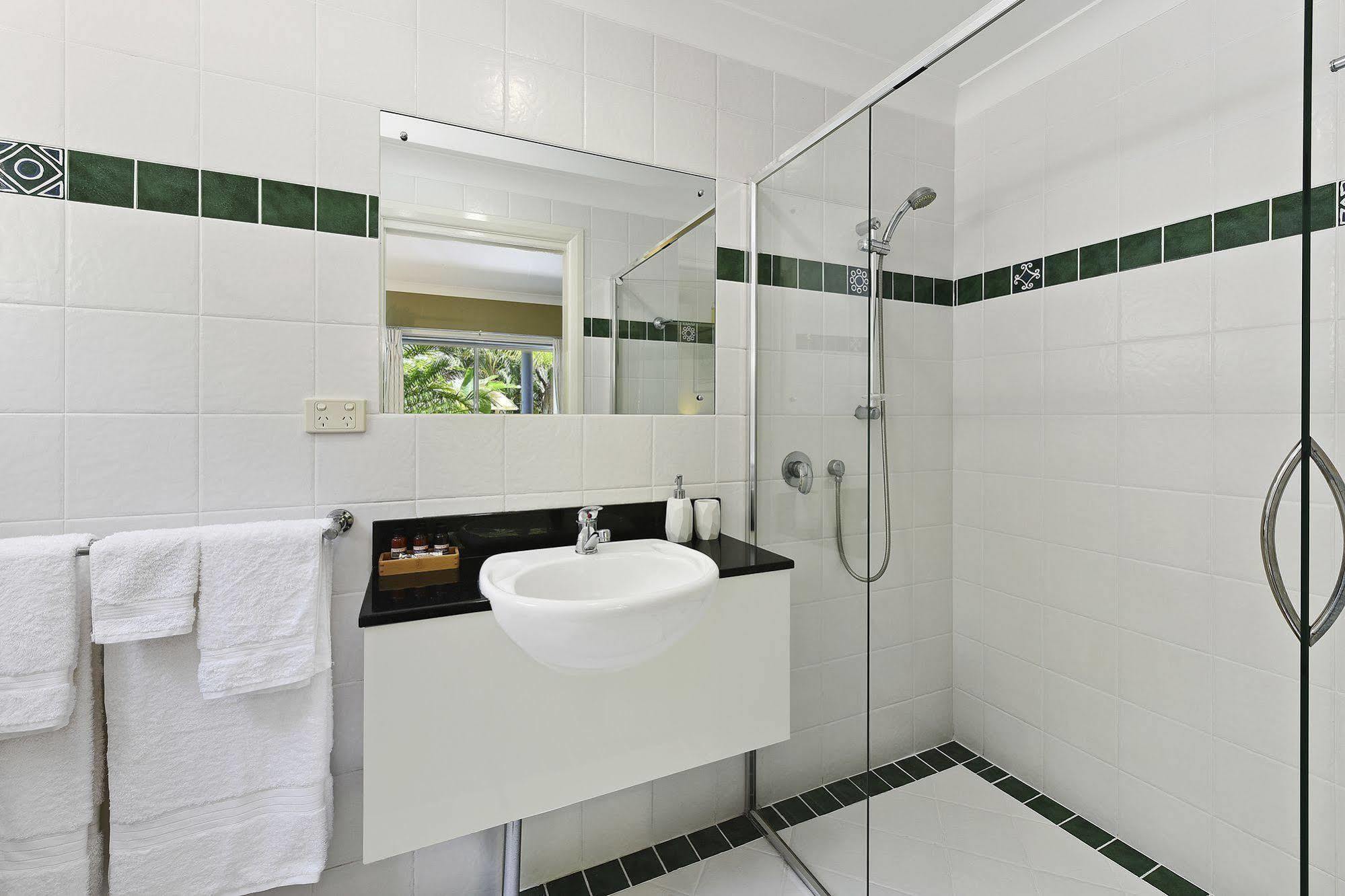 Azura House 4*