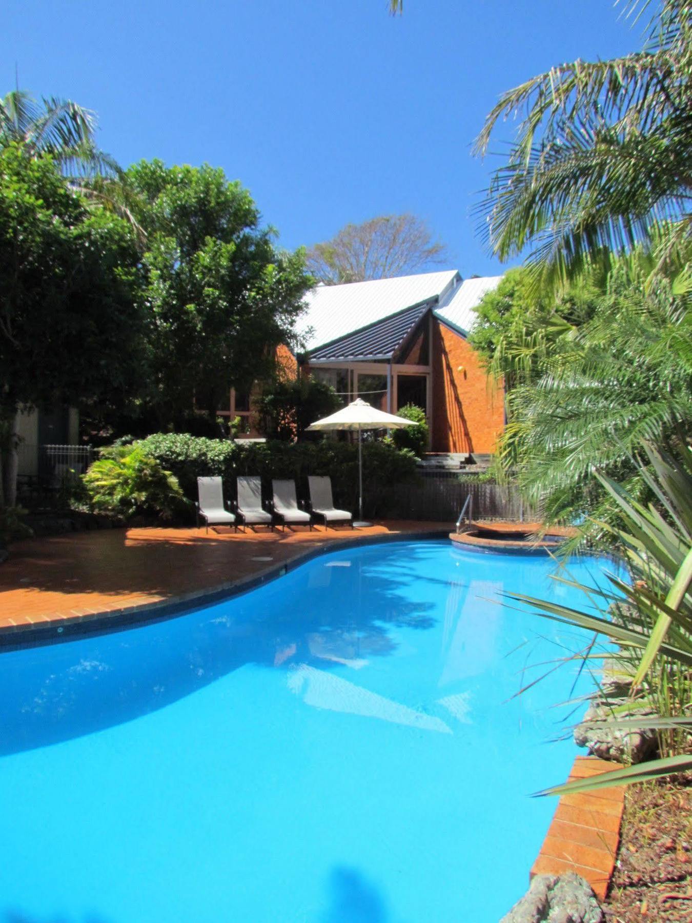 Shelly Aparthotel 3*