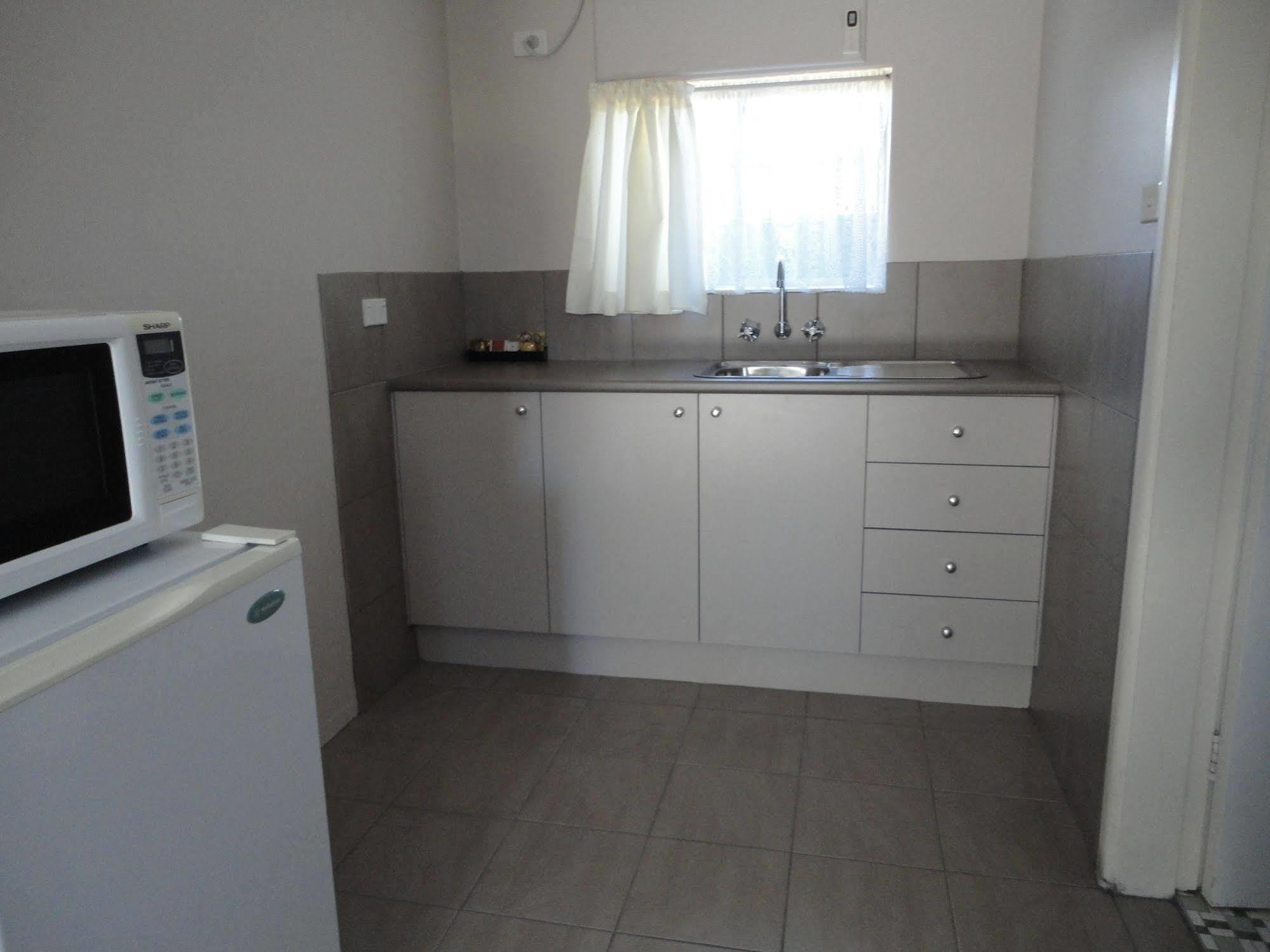 Motel Surf Port 4*