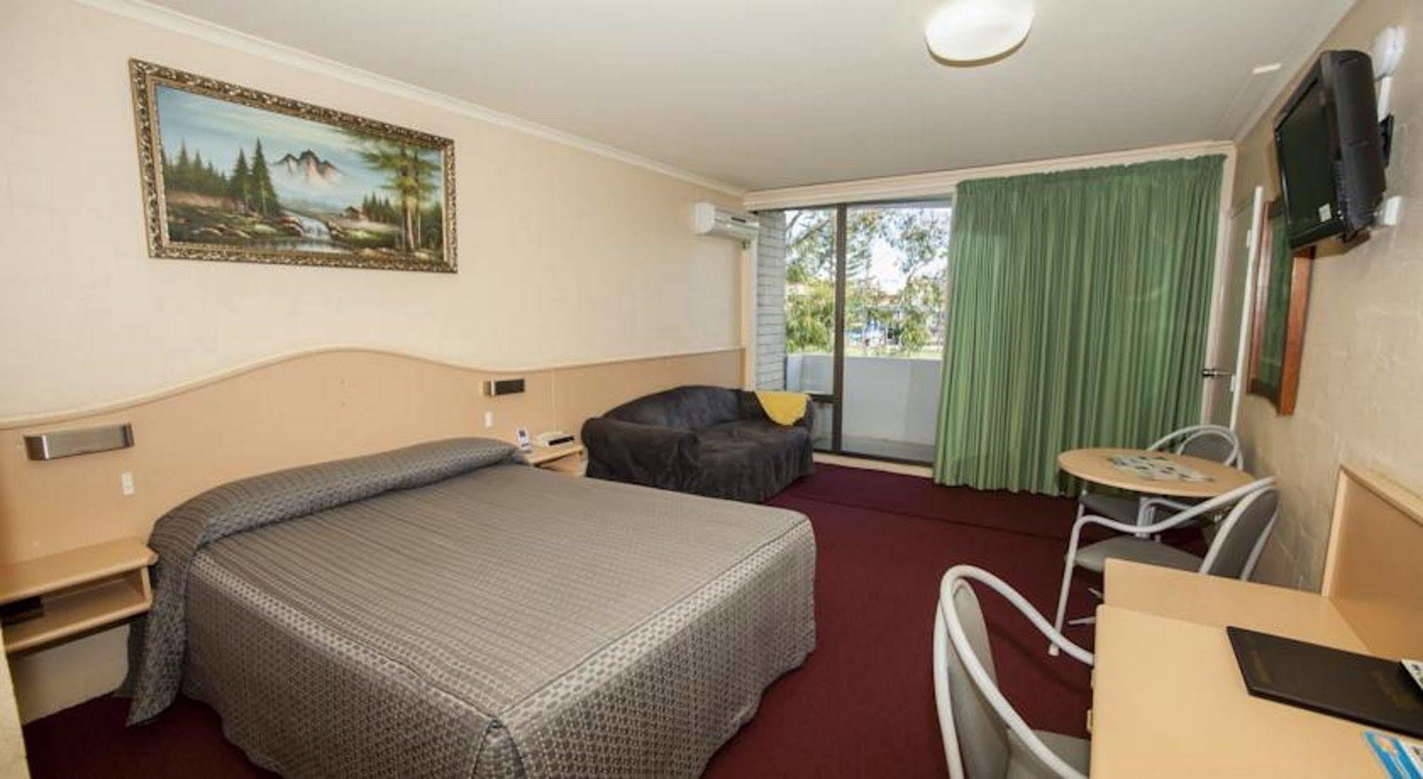 Motel Palm Court Motor 4*