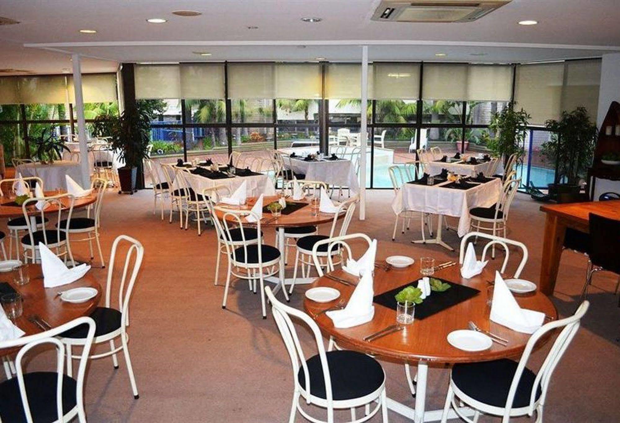 Palm Court Motor 4*
