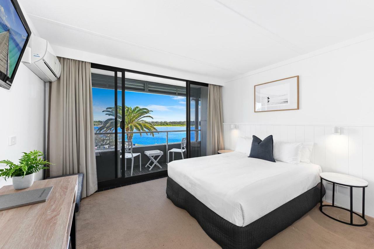The Mid Pacific 4*