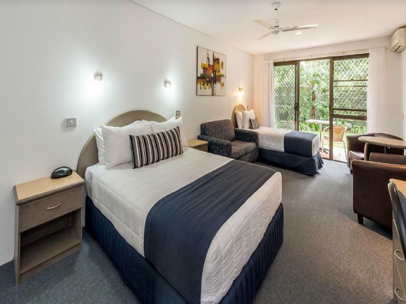 Macquarie Barracks Motor 4*