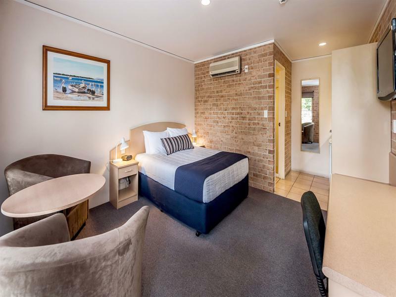 Macquarie Barracks Motor Motel 4*