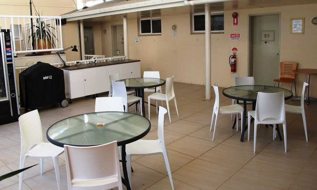 Aston Hill Motor Motel 4*
