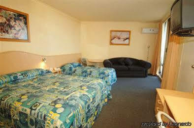 Palm Court Motor 4*