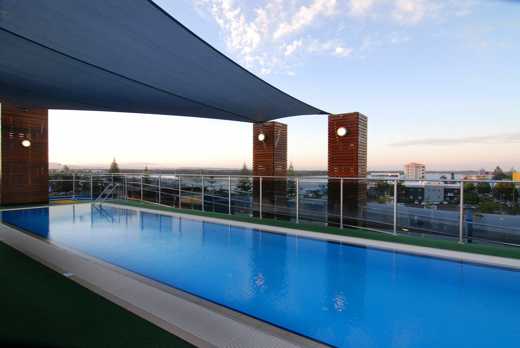 Mantra Quayside 4*