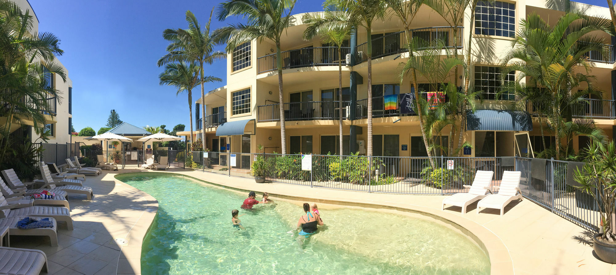 Beachside Aparthotel 3*