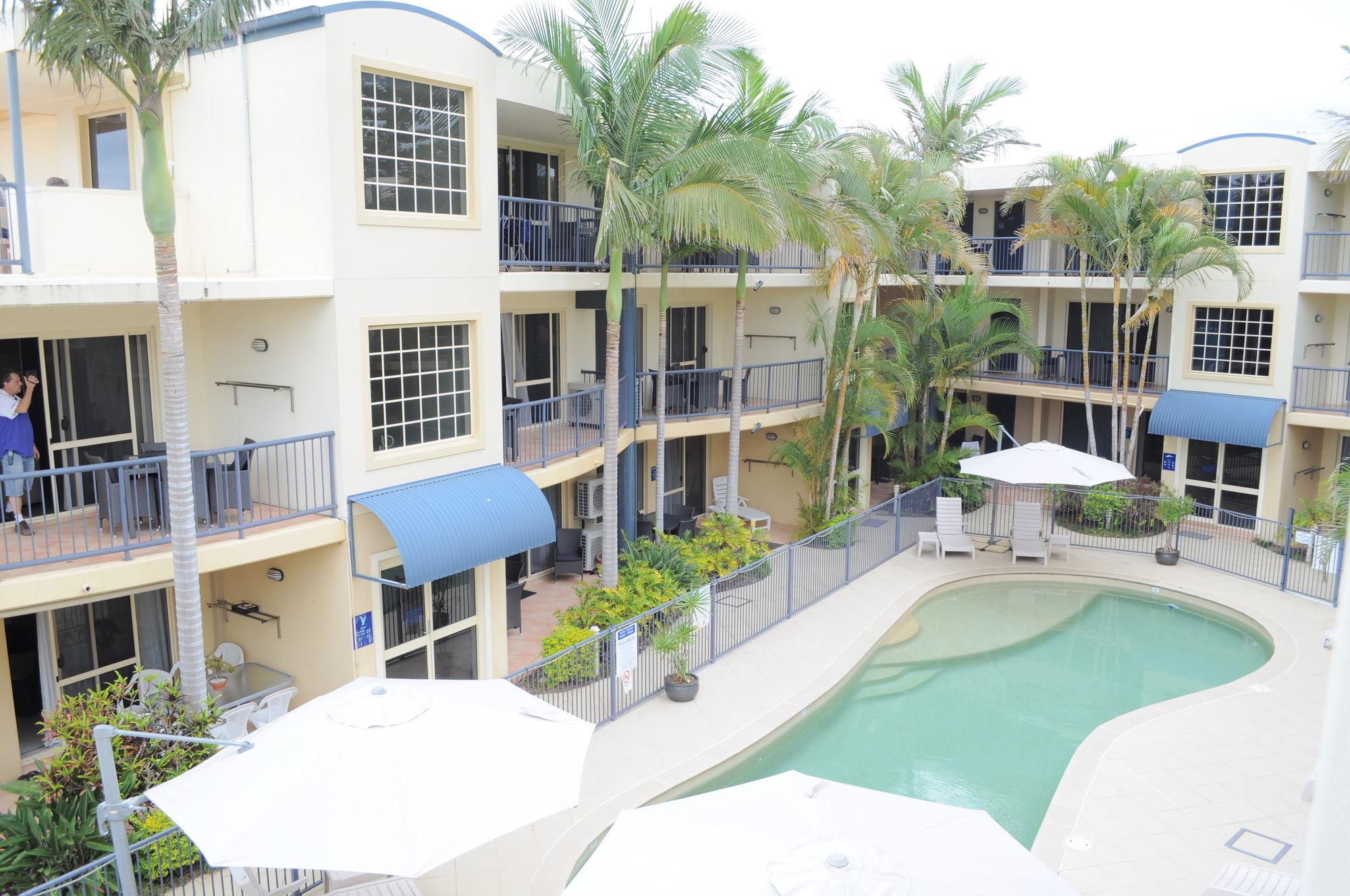 Beachside Aparthotel 3*