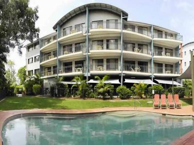Flynns Aparthotel 4*