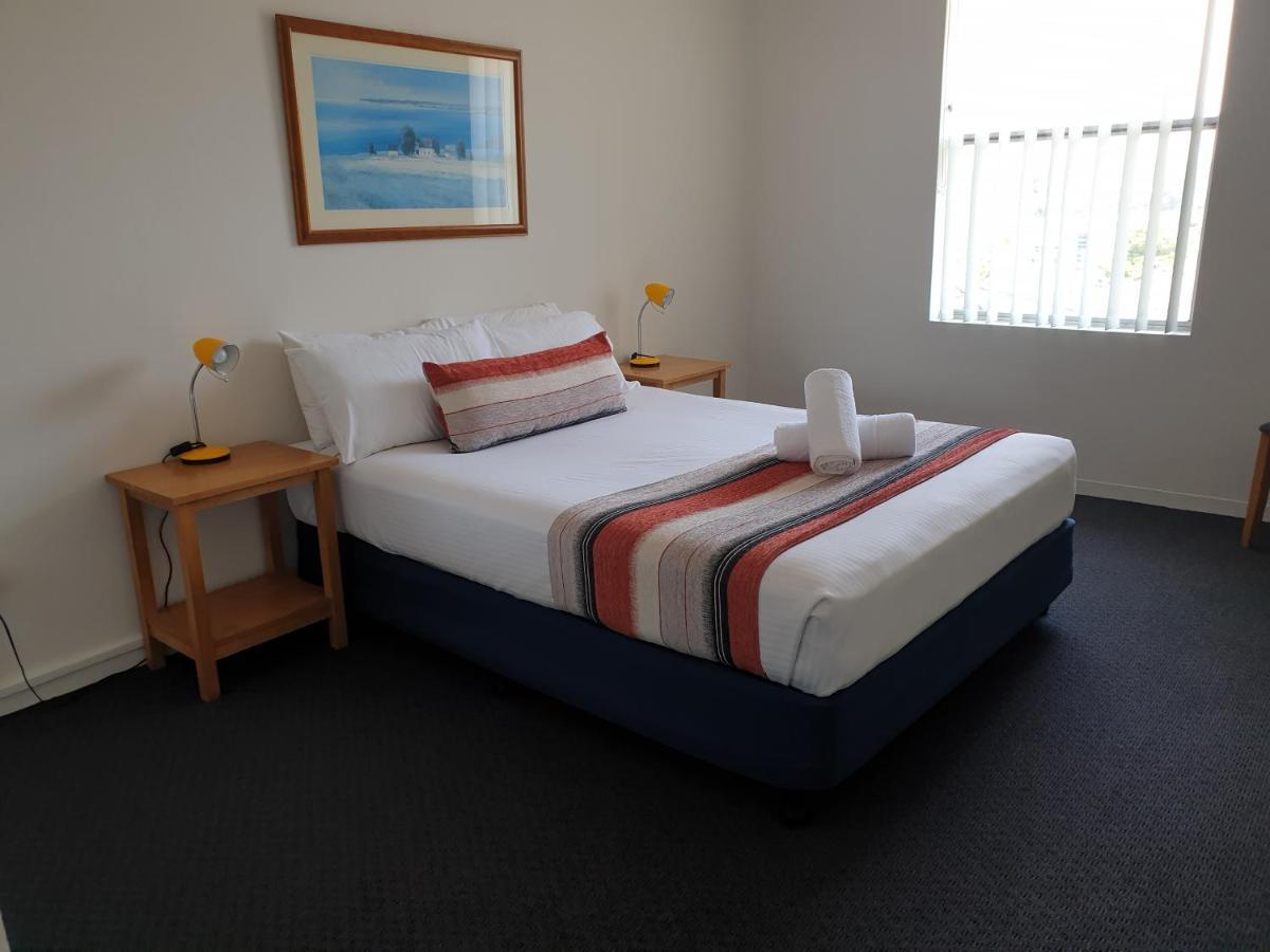 Oxley Cove 3*