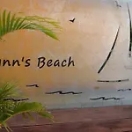 Flynns Executive Coastal Home With Pool
