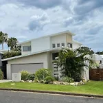 Flynns Executive Coastal Home With Pool