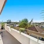 2 Bedroom Coastal Getaway With Ocean Views!