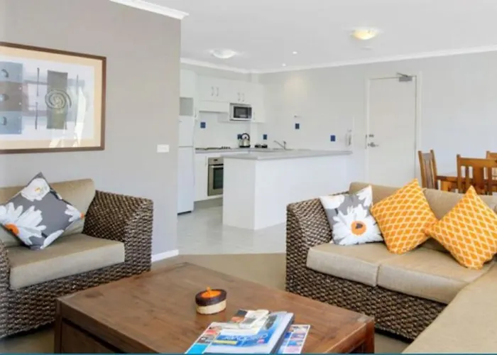 Perfect Family Holiday Apartment - Flynns Beach