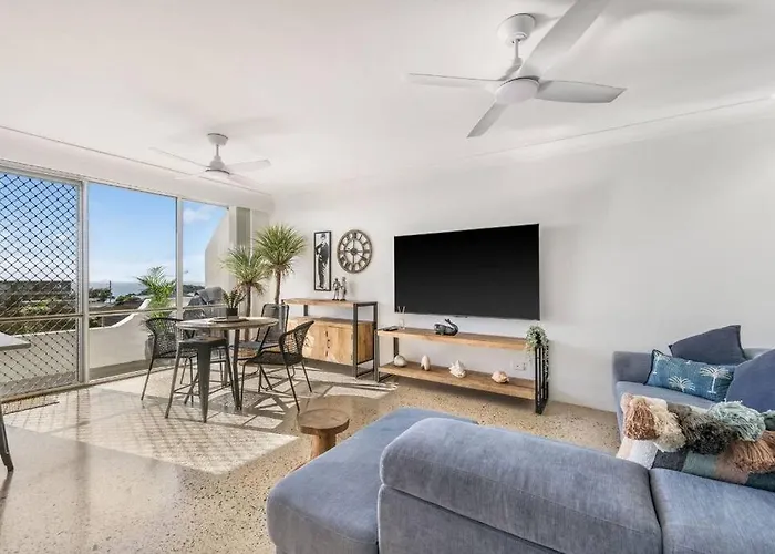 2 Bedroom Coastal Getaway With Ocean Views!