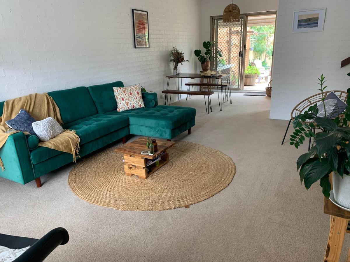 Entire Townhouse.fresh & Cosy.stones Throw From The Beach/town.perfect Getaway!! Villa