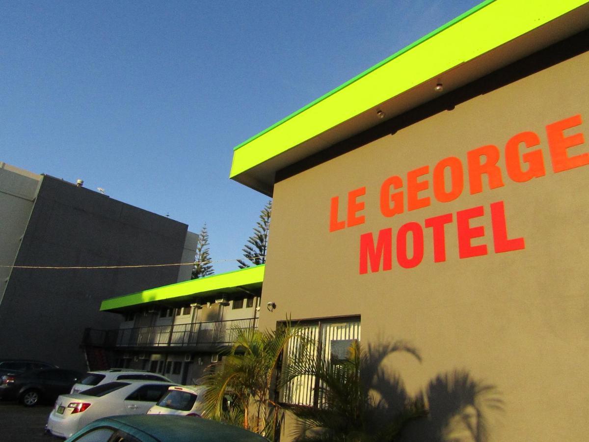 Le George 3*