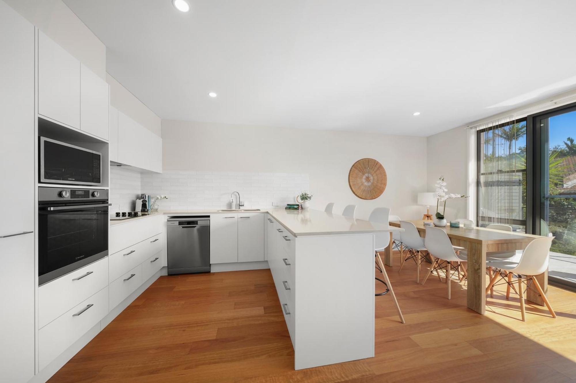 Spacious 4br W/ Water Views * Port Macquarie