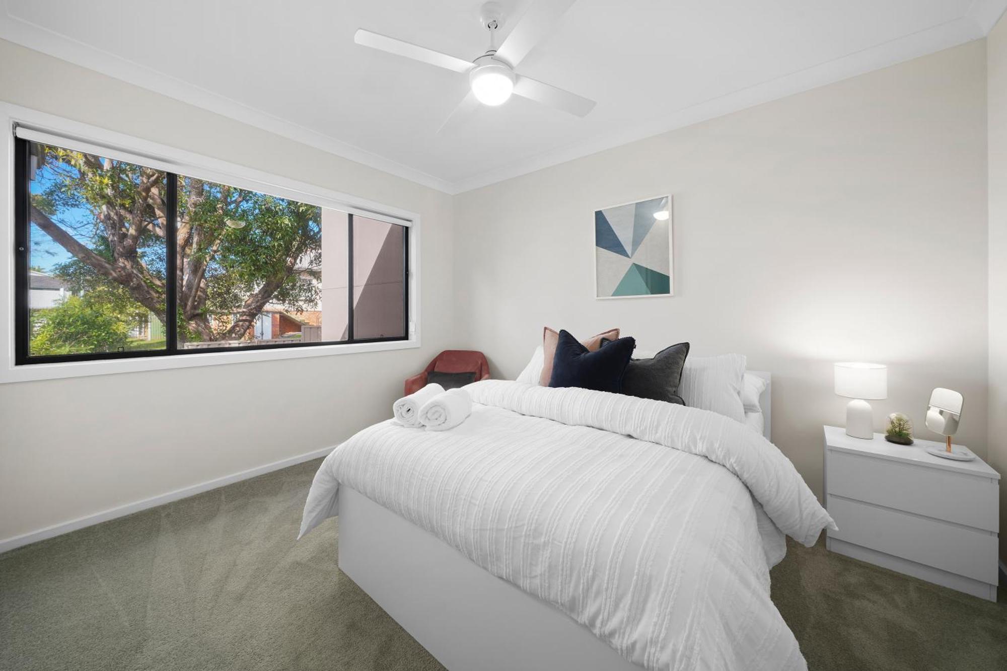 Spacious 4br W/ Water Views Port Macquarie