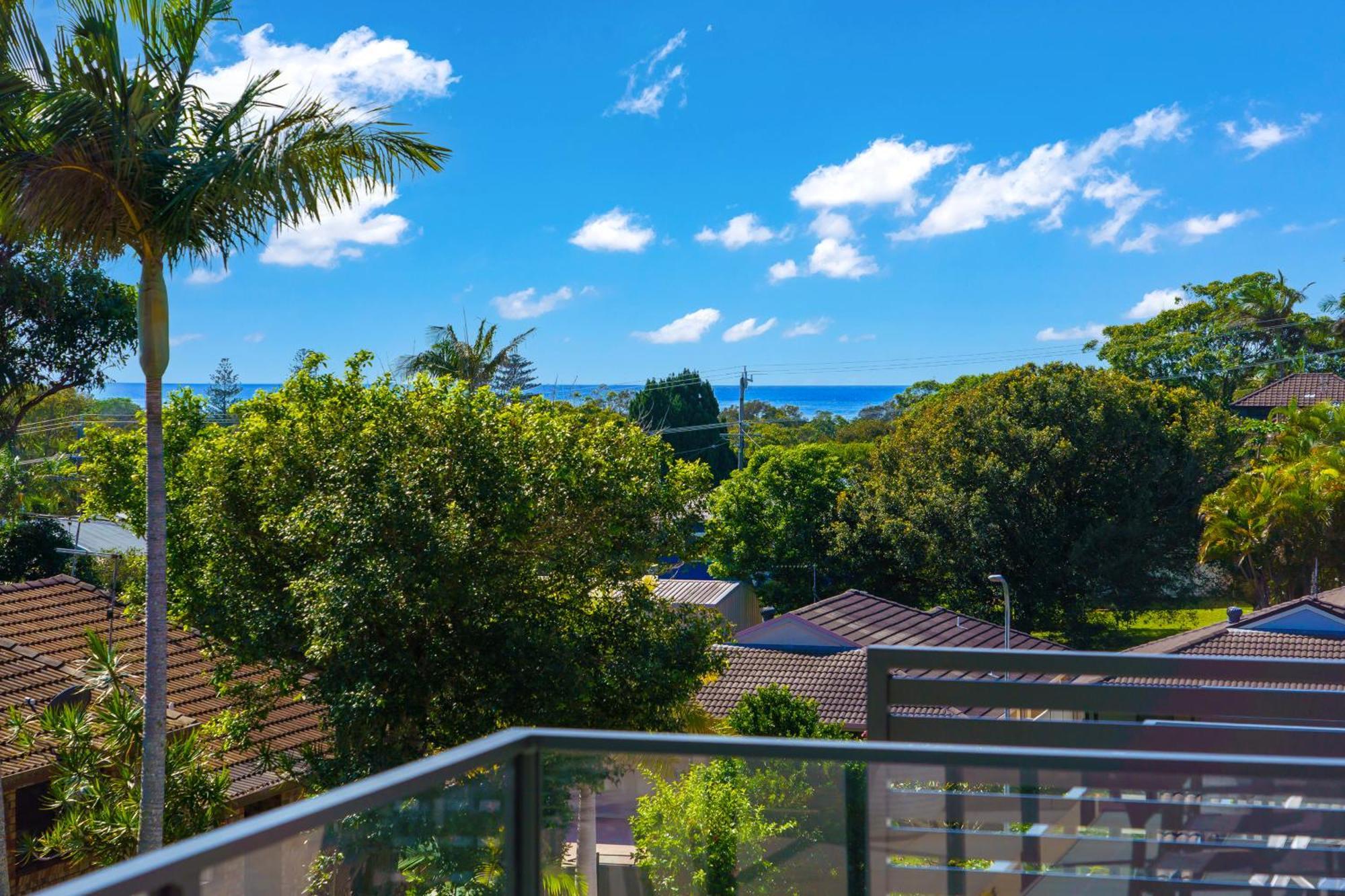 Spacious 4br W/ Water Views