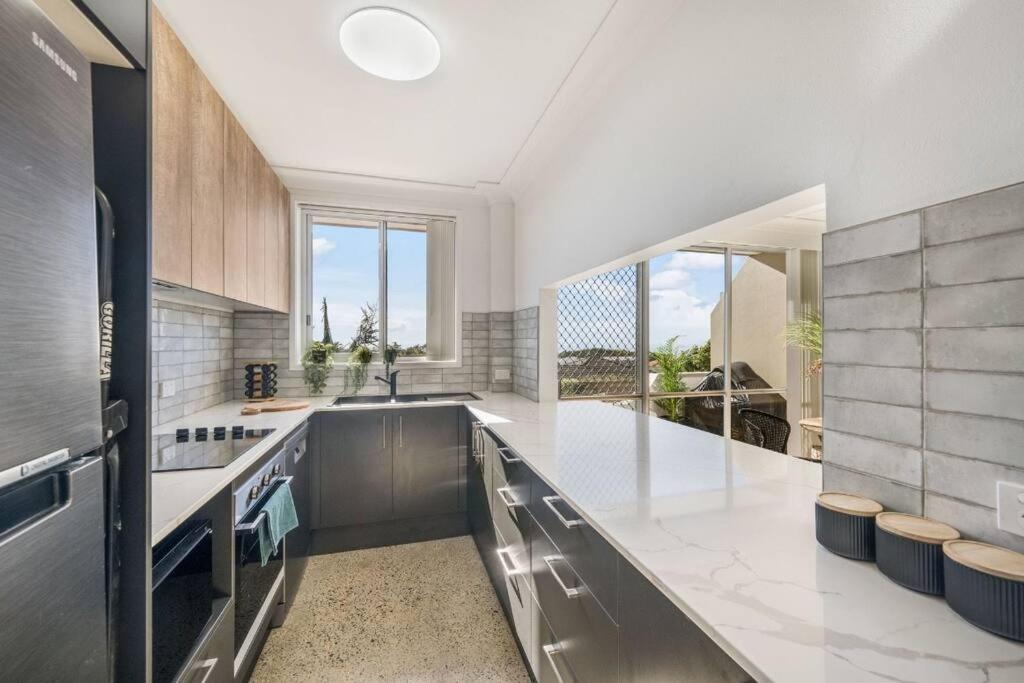 2 Bedroom Coastal Getaway With Ocean Views! * Port Macquarie