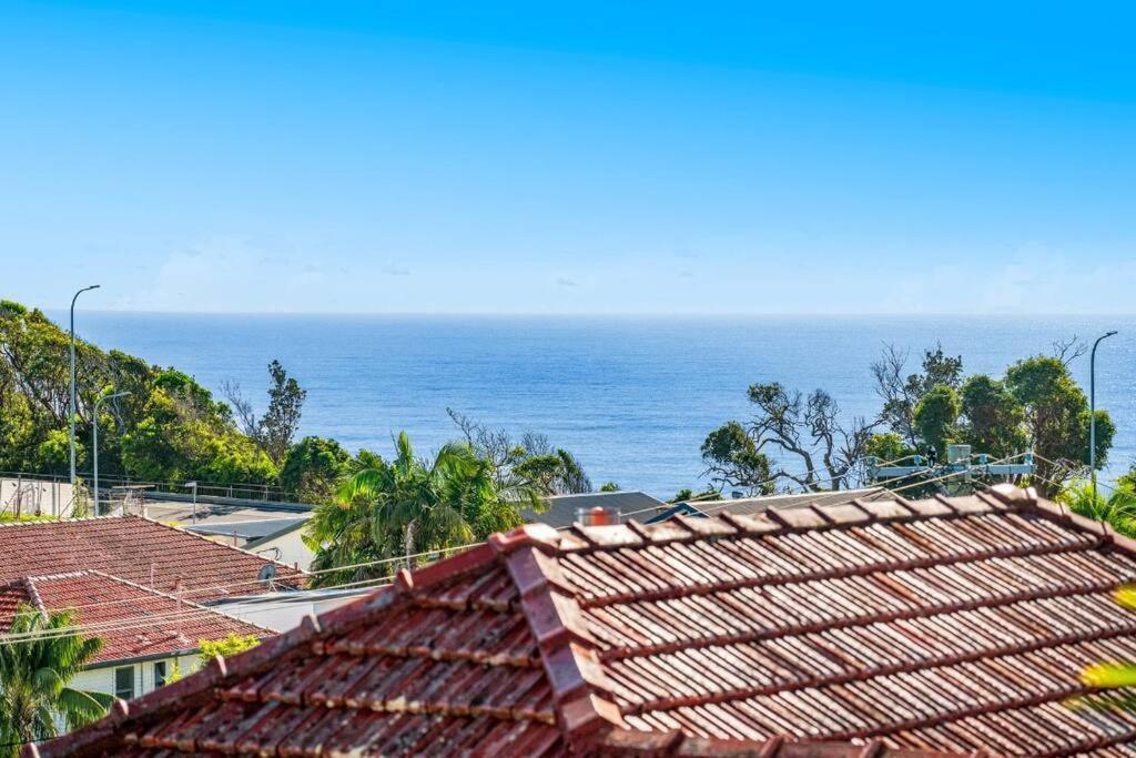 2 Bedroom Coastal Getaway With Ocean Views! Port Macquarie