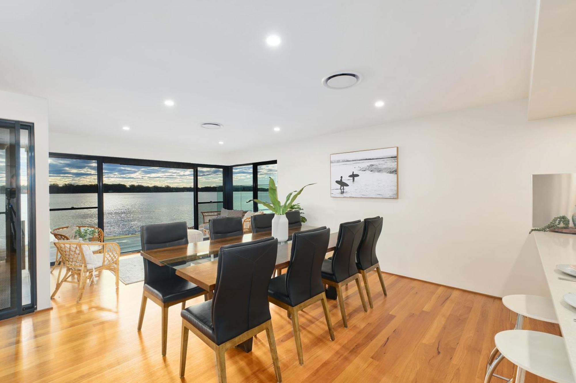Riverside Luxury Holiday home *