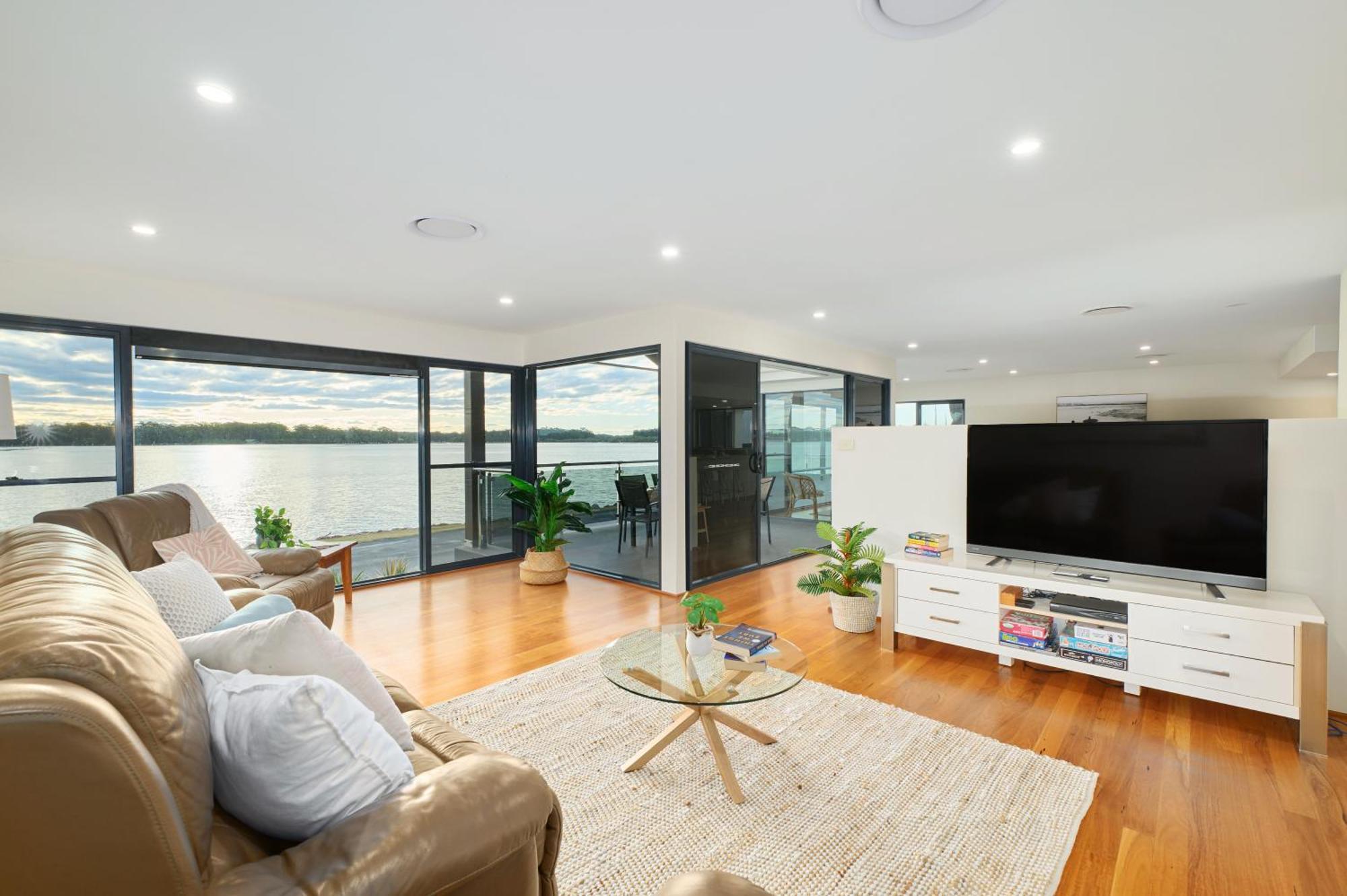 Riverside Luxury *