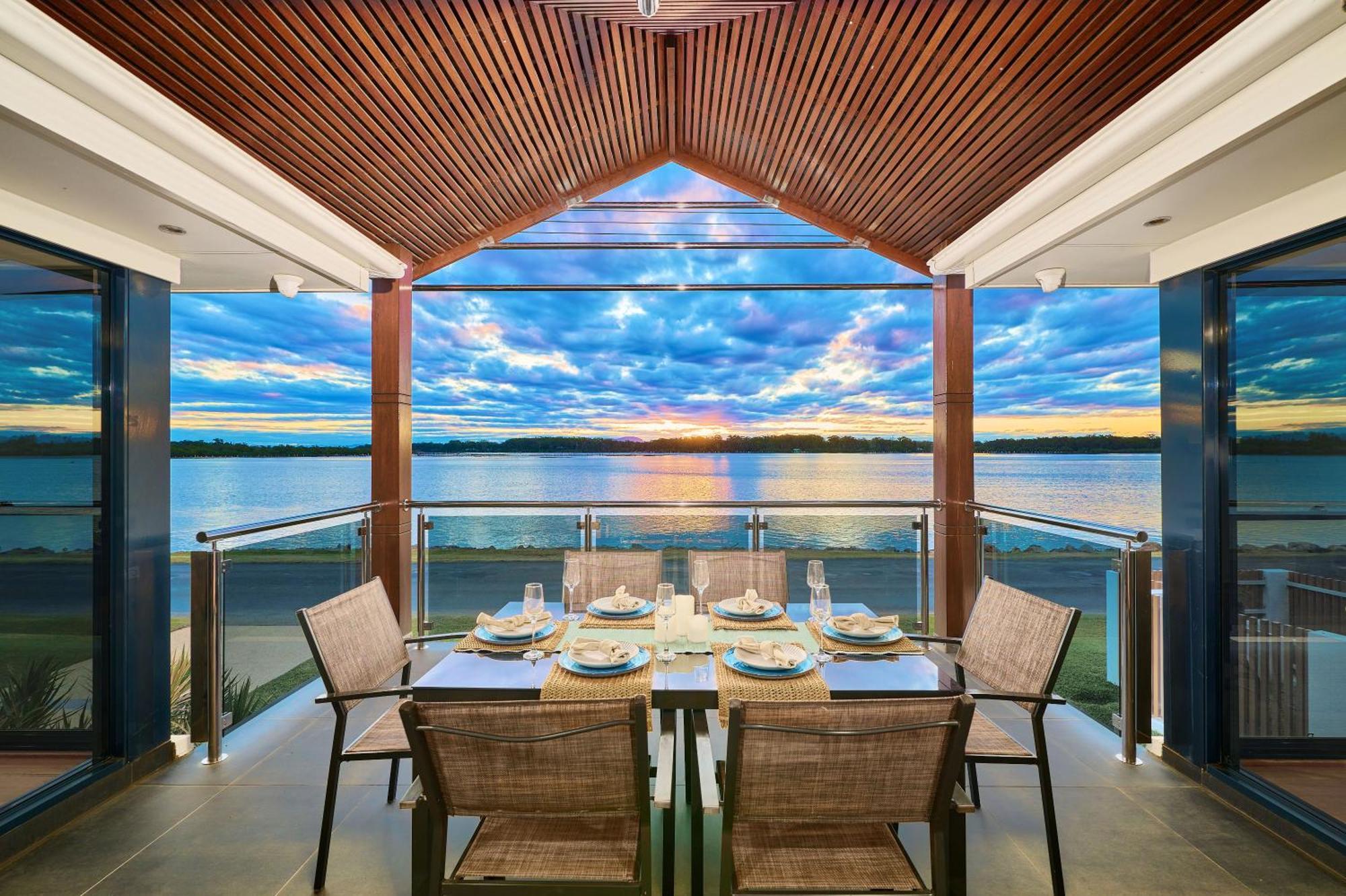 Holiday home Riverside Luxury *