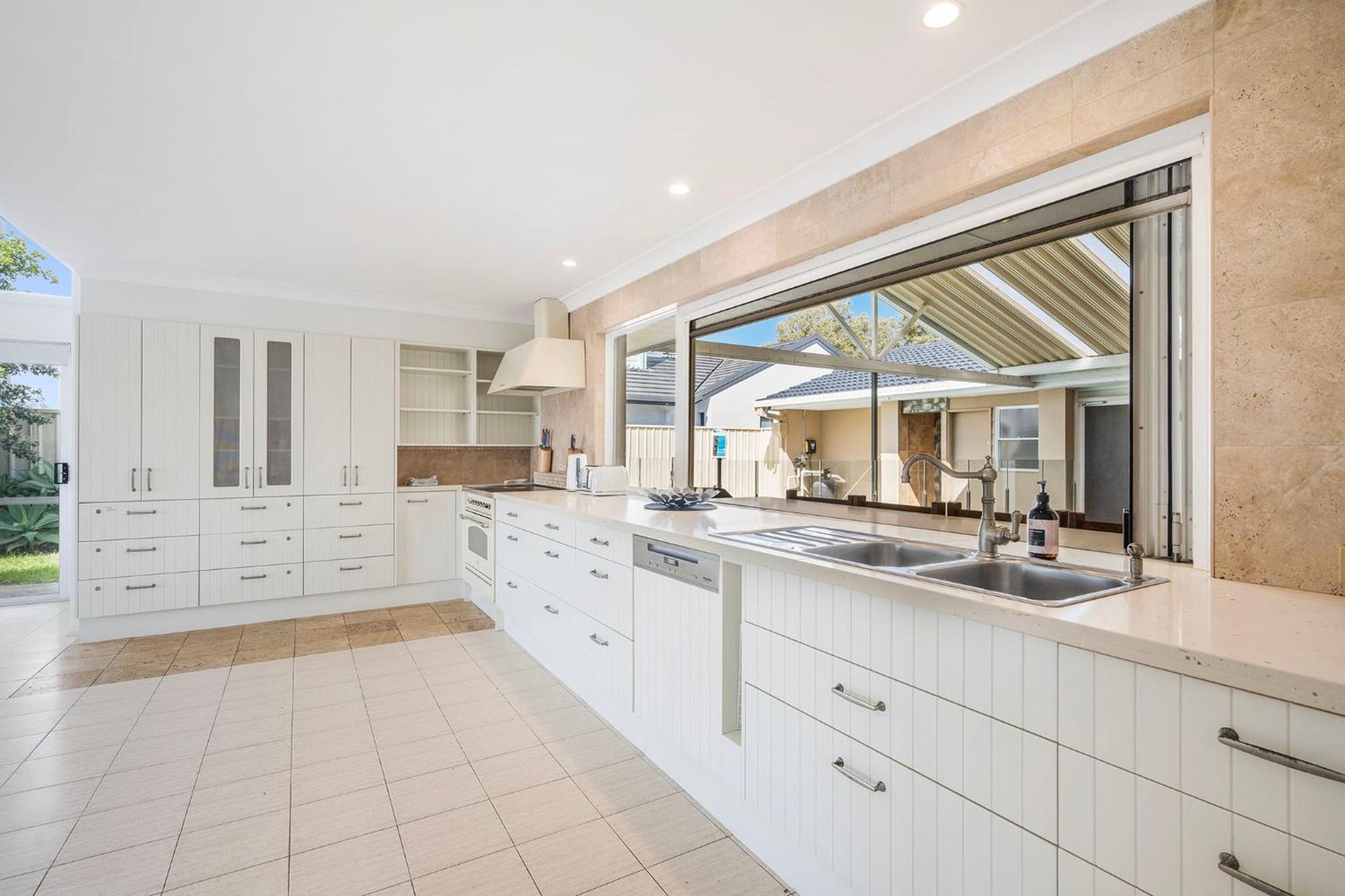Noojee 27 Ballina Crescent *