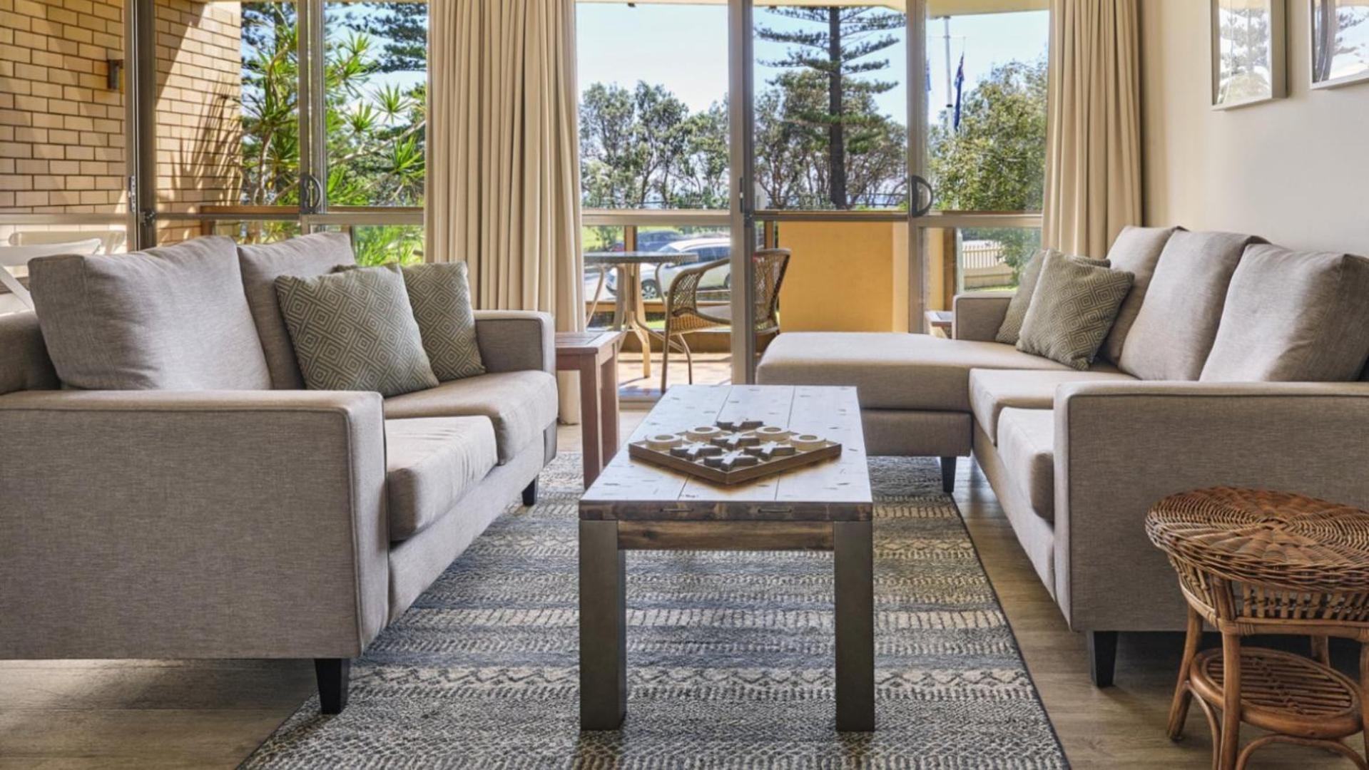 Perfectly Positioned Beachfront - Unit 6 *