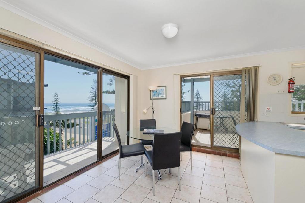 Aparthotel Beach House Holiday