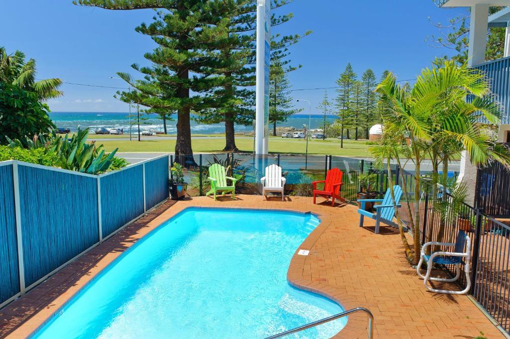 Beach House Holiday Aparthotel